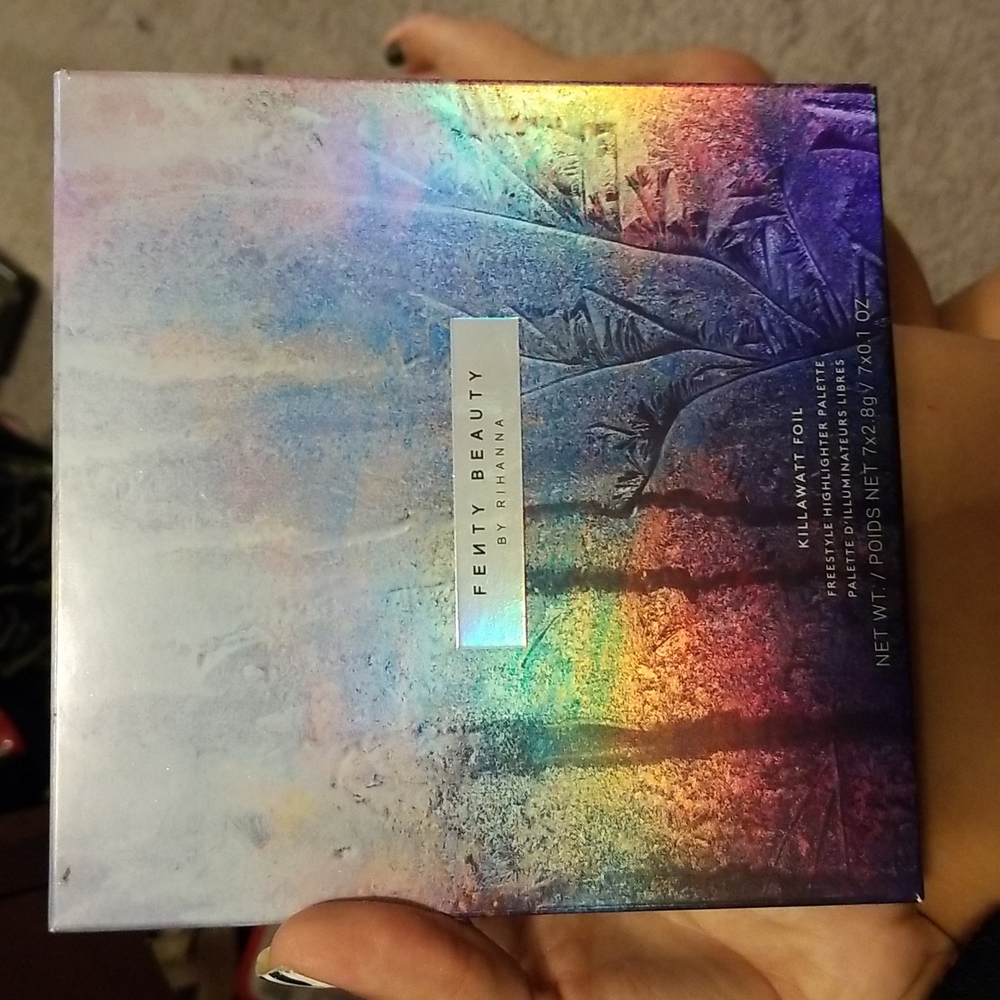 Fenty beauty highlighter palette